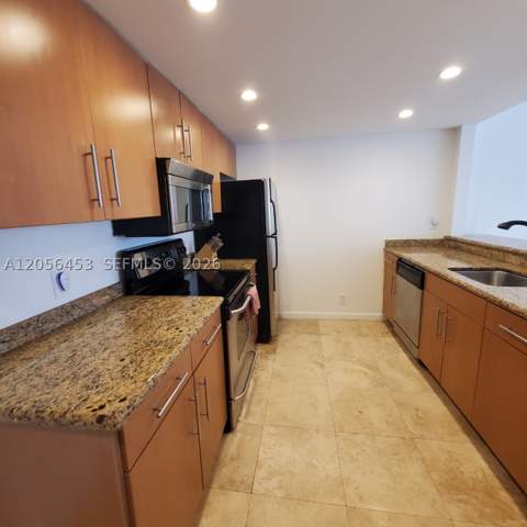 245 18th St 403, Miami Beach FL - photo 8 of 20