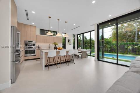 5765 SW 47th St, Miami FL - photo 10 of 49