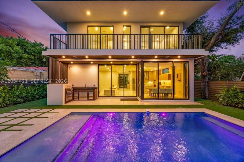 3 bedroom SingleFamilyResidence at 5765 SW 47th St, Riviera Ests, Miami — photo 4