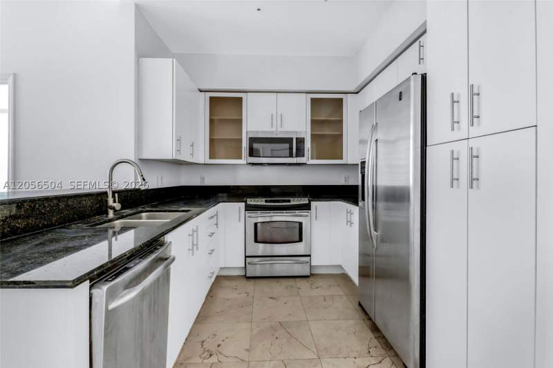 2 bedroom Condominium at 7900 Harbor Island Dr PH19, 360 CONDO A, North Bay Village — photo 5