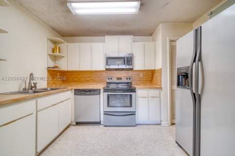 6335 SW 31st St, Miami FL - photo 8 of 31