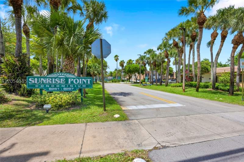 1 bedroom Condominium at 8261 SW 128th St 207, Sunrise Point Condo Bldg, Pinecrest — photo 3