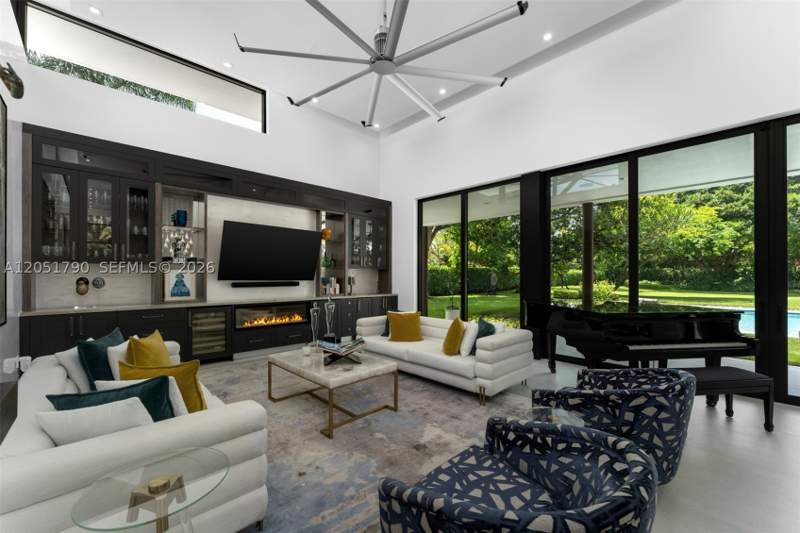6 bedroom SingleFamilyResidence at 7502 SW 102nd St, Flagler Groves Estates SE, Pinecrest — photo 2