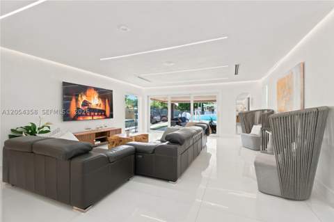 12930 Auralia Rd, North Miami FL - photo 6 of 30