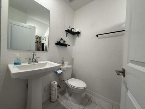 561 NE 5th Way, Florida City FL - photo 6 of 21