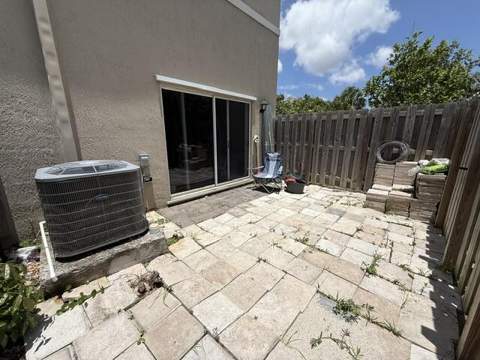 561 NE 5th Way, Florida City FL - photo 9 of 21