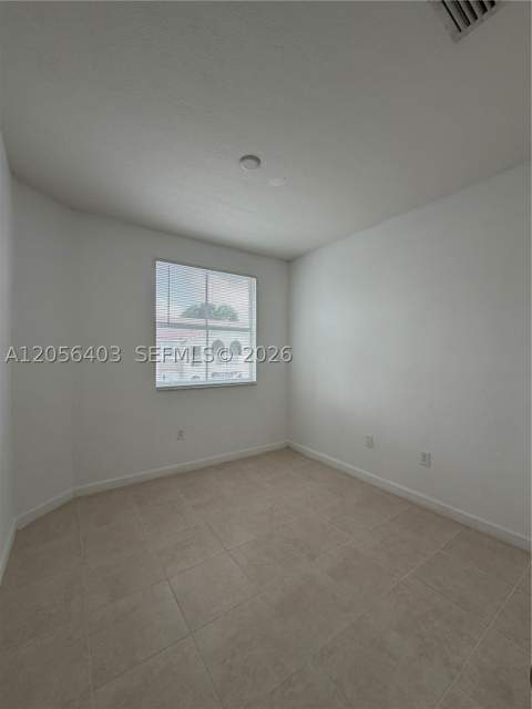 1661 SE 28th St 204, Homestead FL - photo 12 of 24