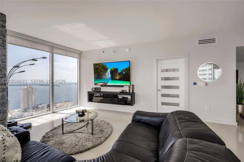 2 bedroom Condominium at 495 Brickell Ave 3702, Icon Brickell No Two, Miami — photo 5