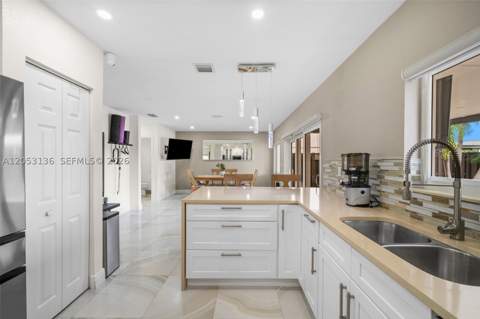 12050 SW 135th Ter, Miami FL - photo 10 of 44
