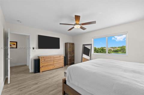 12050 SW 135th Ter, Miami FL - photo 14 of 44