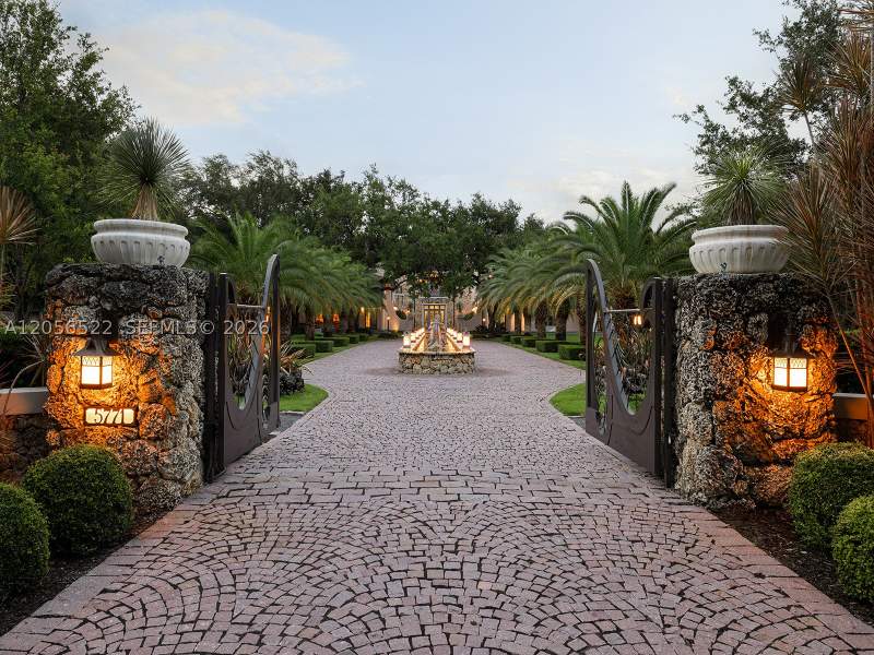 8 bedroom SingleFamilyResidence at 5771 SW 94th St, Felix Park Home Acres, Pinecrest — photo 4