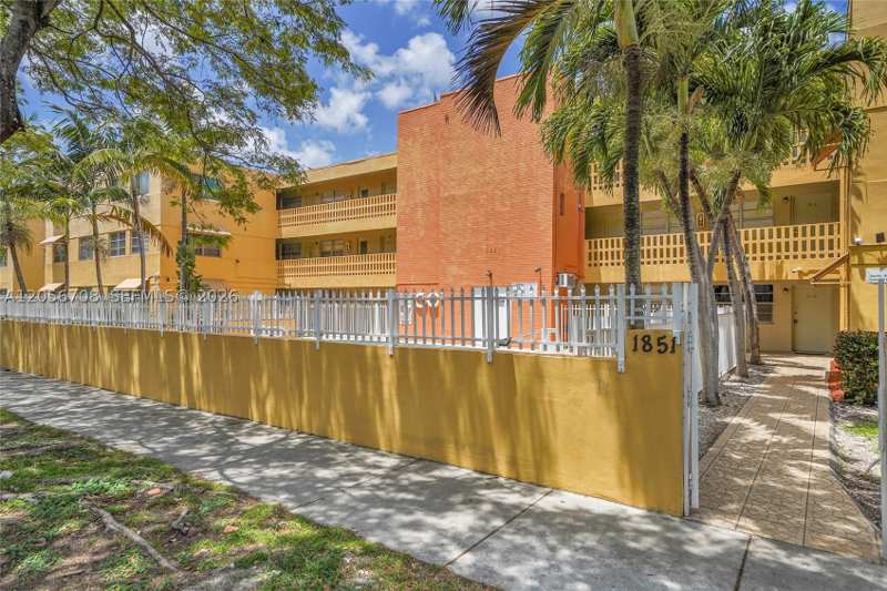 1 bedroom Condominium at 1851 NE 168th St A8, The Palms 51 Condo, North Miami Beach — photo 1