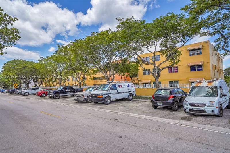 1 bedroom Condominium at 1851 NE 168th St A8, The Palms 51 Condo, North Miami Beach — photo 5