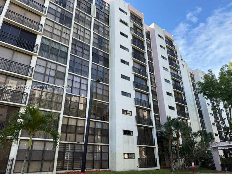 2 bedroom Condominium at 17011 N Bay Rd 709, Plaza Of Americas Condo P, Sunny Isles Beach — photo 1