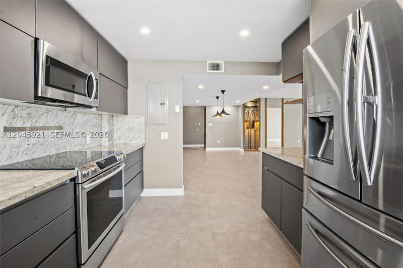 2 bedroom Condominium at 2801 NE 183rd St 1801W, Admirals Port Condo West, Aventura — photo 3