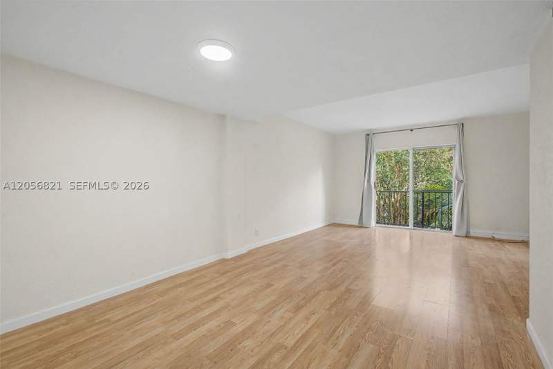 2 bedroom Condominium at 6709 N Kendall Dr 223, Villas Of Pinecrest Condo, Pinecrest — photo 2