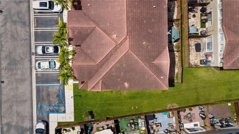 4 bedroom Condominium at 8242 NW 107th Ct 8-12, Leeward At Islands At Dor, Doral — photo 3