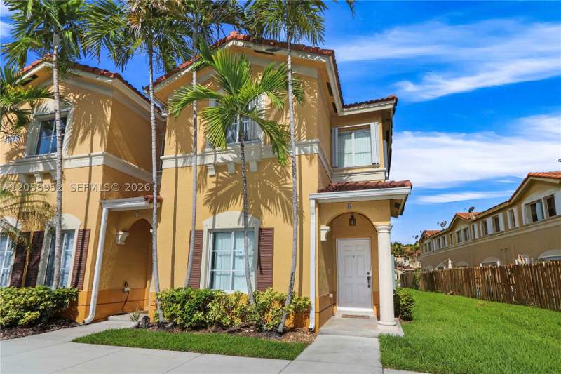 4 bedroom Condominium at 8242 NW 107th Ct 8-12, Leeward At Islands At Dor, Doral — photo 5
