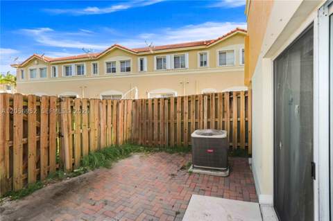 8242 NW 107th Ct 8-12, Doral FL - photo 9 of 29