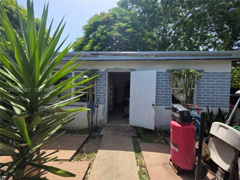 2 bedroom SingleFamilyResidence at 722 SW 3rd Ave, Tatums Colored Town Addn, Homestead — photo 1