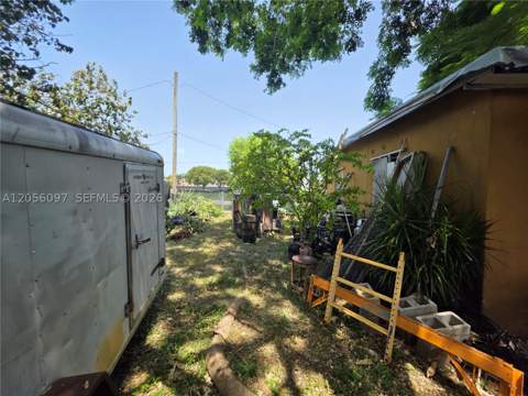 722 SW 3rd Ave, Homestead FL - photo 7 of 14