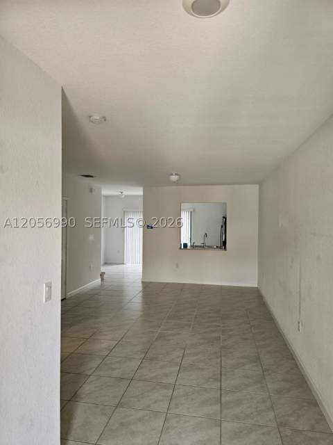 561 NE 5th St, Florida City FL - photo 6 of 6
