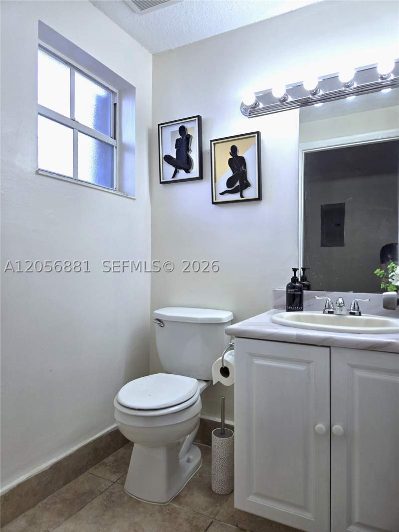 3 bedroom Townhouse at 12423 NW 7th Ln, Lake Pointe Sec 1, Miami — photo 3