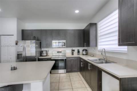 23922 SW 108th Ave, Homestead FL - photo 10 of 16