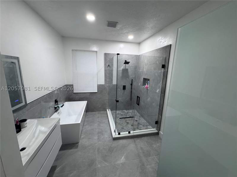 3 bedroom SingleFamilyResidence at 23922 SW 108th Ave, Spicewood Sub, Homestead — photo 5