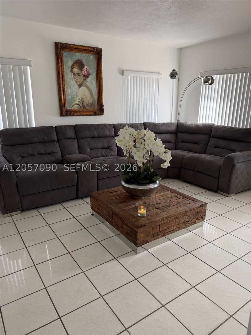 3 bedroom SingleFamilyResidence at 20 SW 48th Ave, Tierra Alta, Miami — photo 1