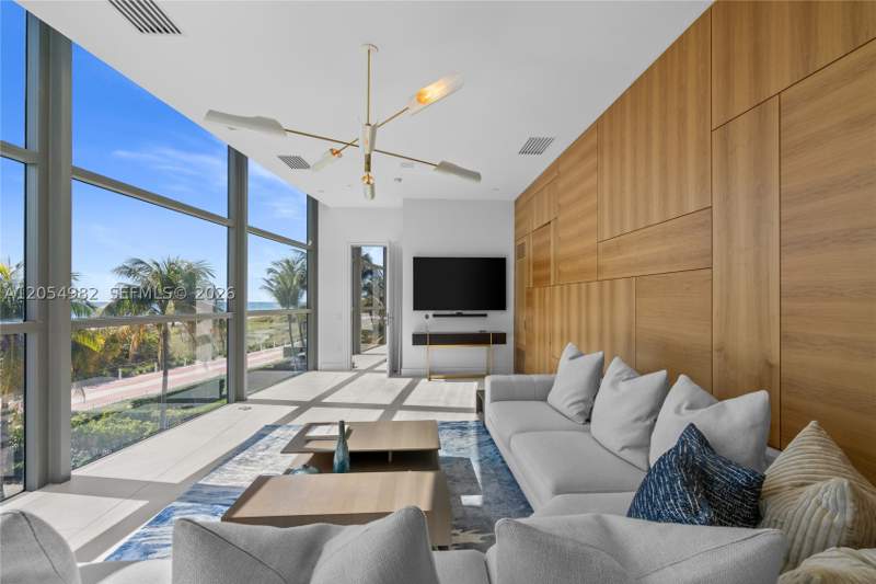 2 bedroom Condominium at 5875 Collins Ave 401, Mei Condo, Miami Beach — photo 2
