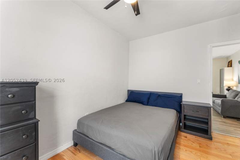 1 bedroom Condominium at 819 Meridian Ave 5, Casablanca Of South Beach, Miami Beach — photo 5