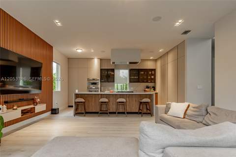 10043 NW 75th Ter, Doral FL - photo 7 of 47