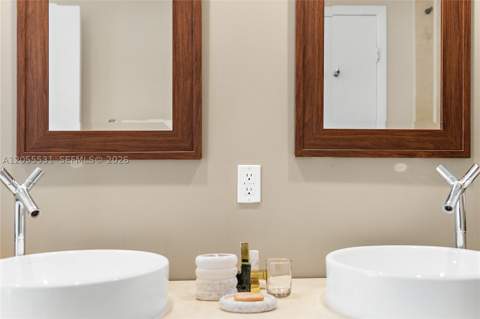 485 Brickell Ave 2306, Miami FL - photo 23 of 38