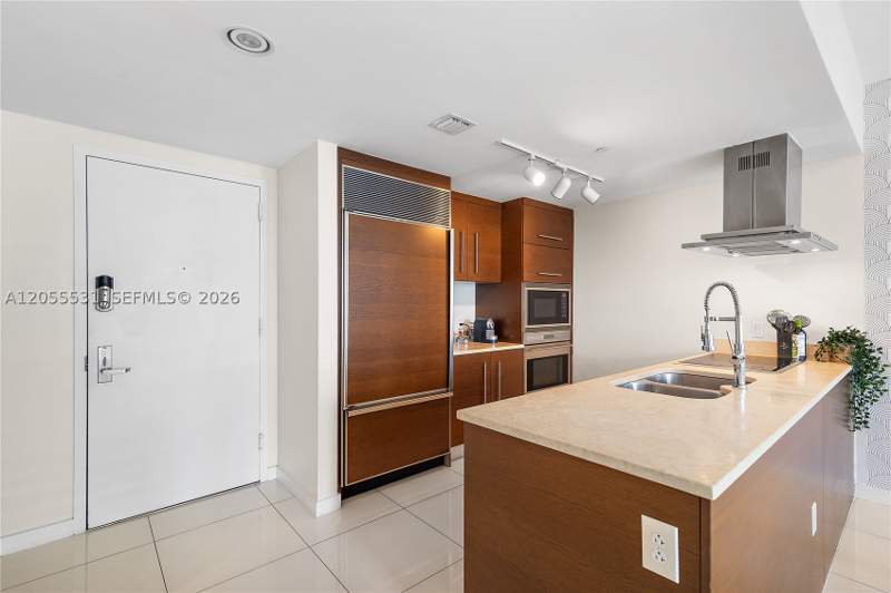 1 bedroom Condominium at 485 Brickell Ave 2306, Icon Brickell Condo No 3, Miami — photo 3