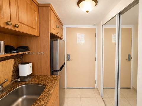 19201 Collins Ave 1025, Sunny Isles Beach FL - photo 6 of 17