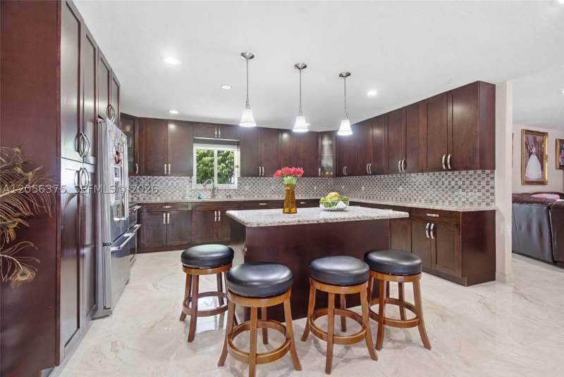 3 bedroom SingleFamilyResidence at 19501 SW 236th St, Silver Palm Acres, Homestead — photo 4