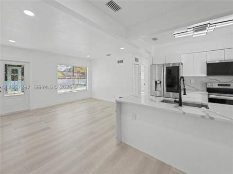 15694 NE 10th Ct, North Miami Beach FL - photo 6 of 24