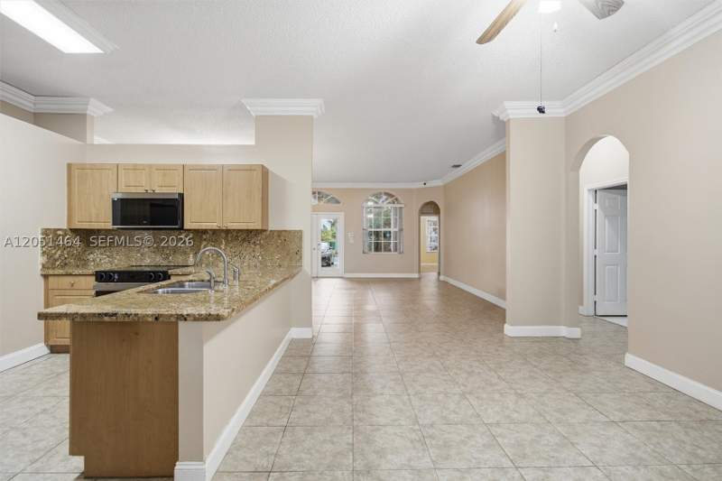 4 bedroom SingleFamilyResidence at 2101 SE 17th Ave, Keys Landing, Homestead — photo 5
