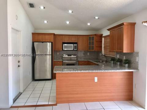 5758 NW 97th Pl, Doral FL - photo 11 of 30