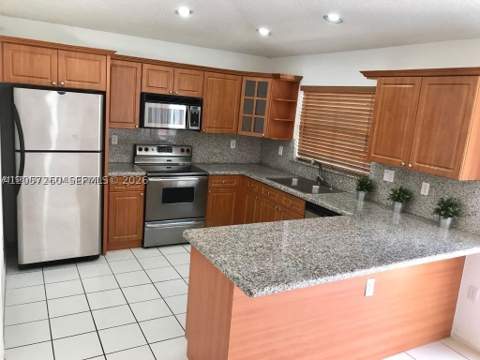 5758 NW 97th Pl, Doral FL - photo 12 of 30