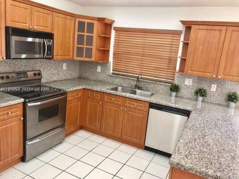 5758 NW 97th Pl, Doral FL - photo 16 of 30