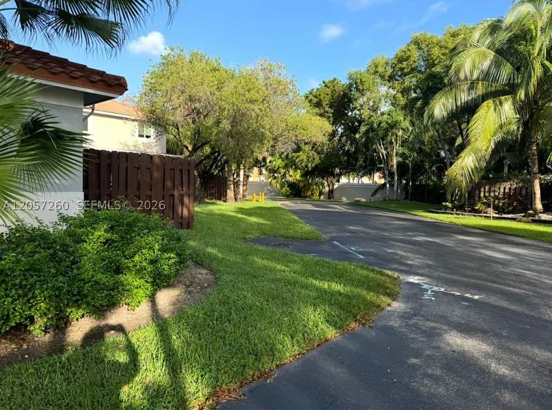 3 bedroom SingleFamilyResidence at 5758 NW 97th Pl, Patio Homes Of Doral Pine, Doral — photo 5