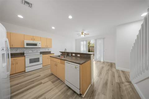 1037 NE 42nd Pl, Homestead FL - photo 7 of 27