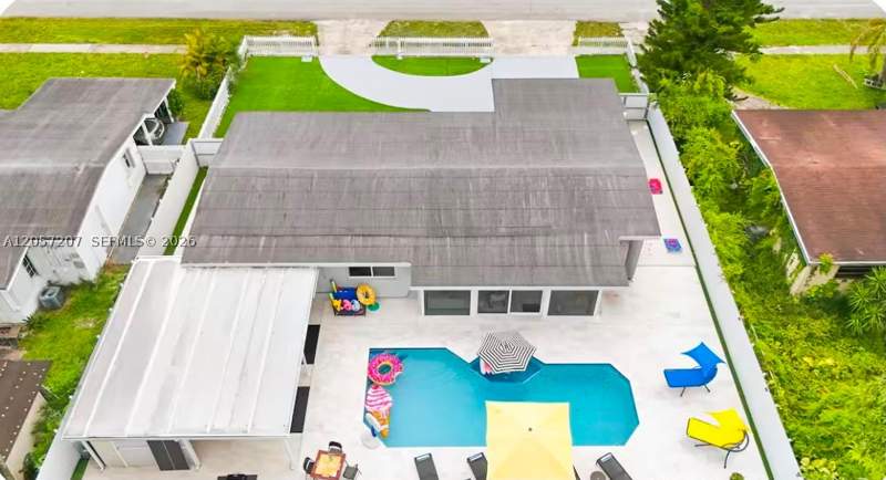 4 bedroom SingleFamilyResidence at 561 NE 172nd St, Beach Heights, North Miami Beach — photo 5