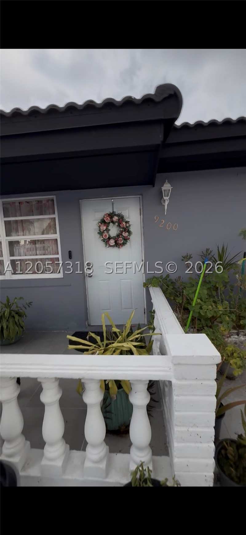 3 bedroom SingleFamilyResidence at 9200 SW 37th St, Central Heights, Miami — photo 1