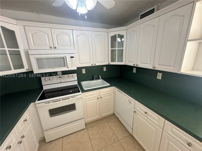1 bedroom Condominium at 12590 NE 16th Ave 509, 12590 Coronado Towers Con, North Miami — photo 1