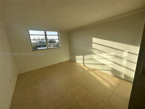 12590 NE 16th Ave 509, North Miami FL - photo 8 of 38