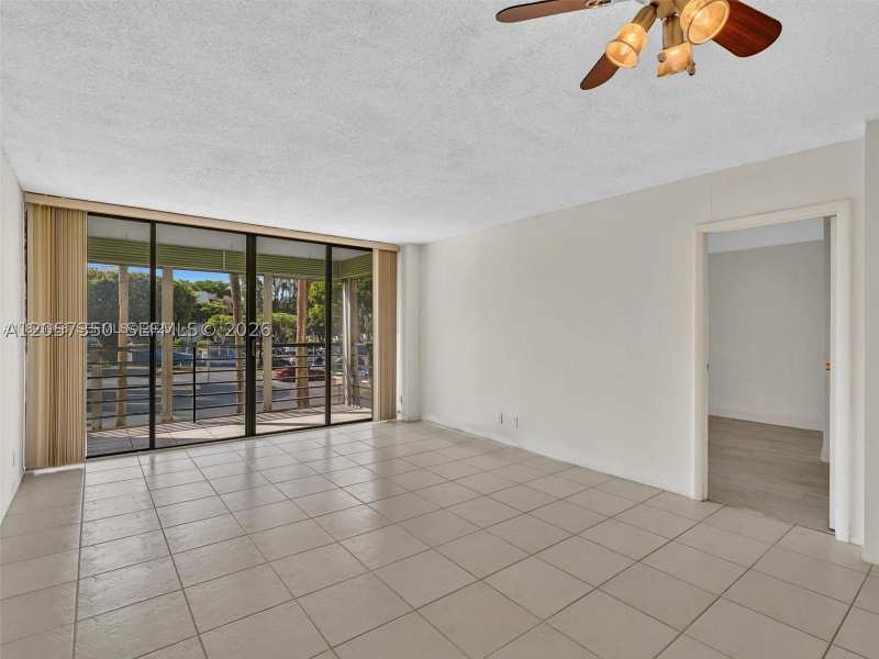 1 bedroom Condominium at 20500 W Country Club Dr 203, Biscaya III Condo, Aventura — photo 1