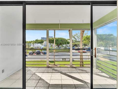 20500 W Country Club Dr 203, Aventura FL - photo 19 of 63
